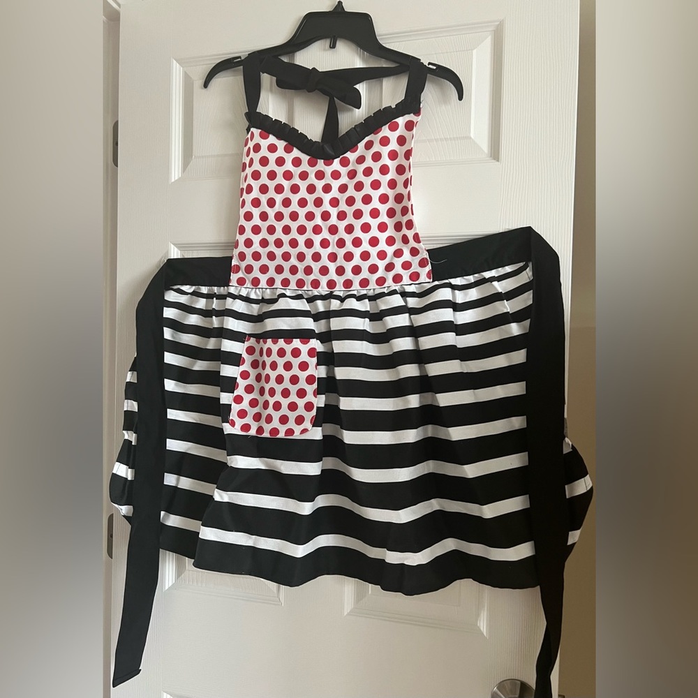 Gourmet Club apron NWOT